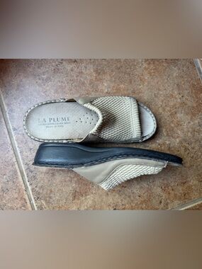 La Plume Women’s stretch leather sandals Sz 39